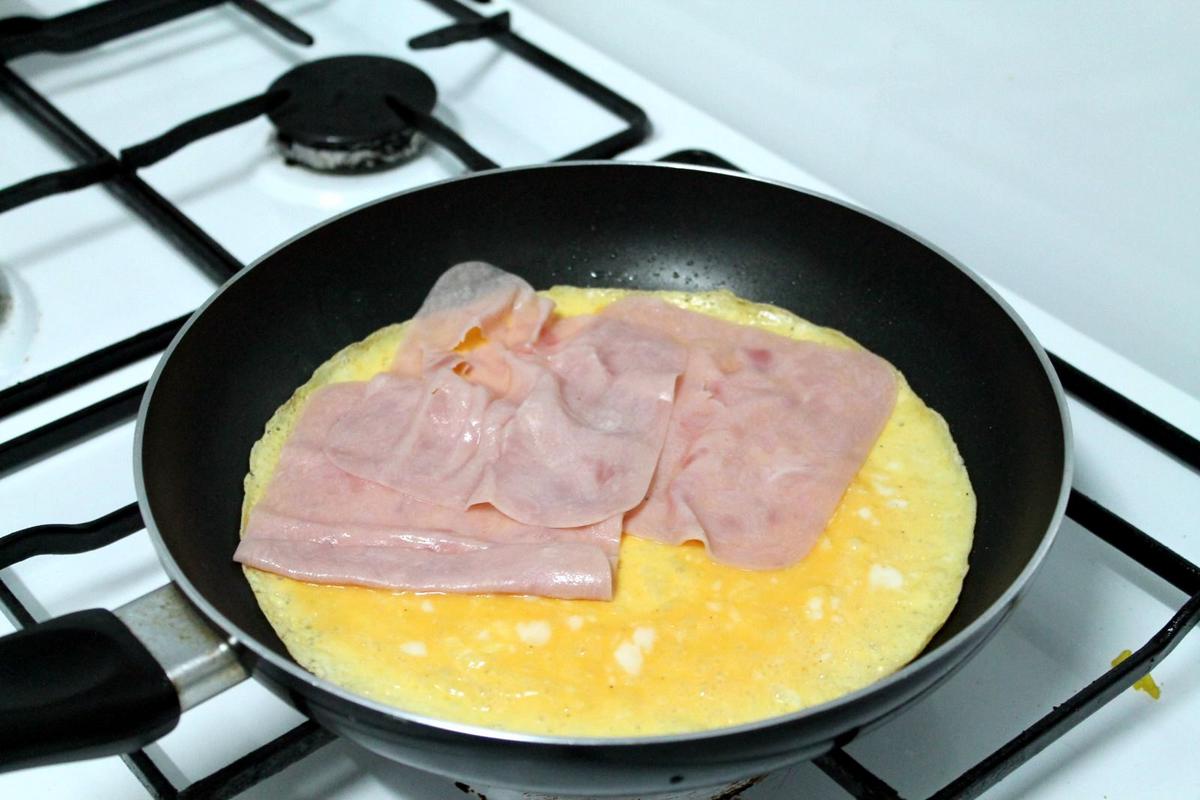 • Aggiungiamo il prosciutto