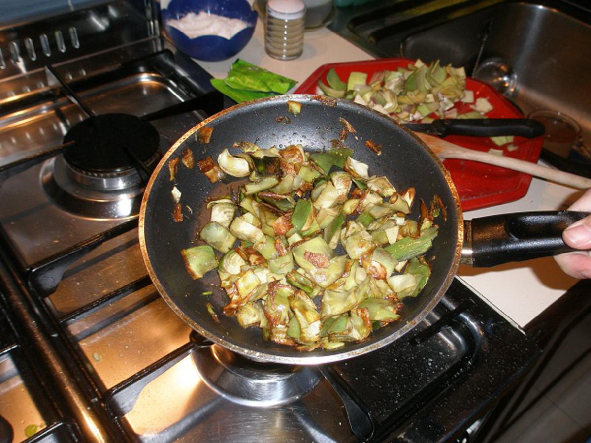 • Carciofi in padella