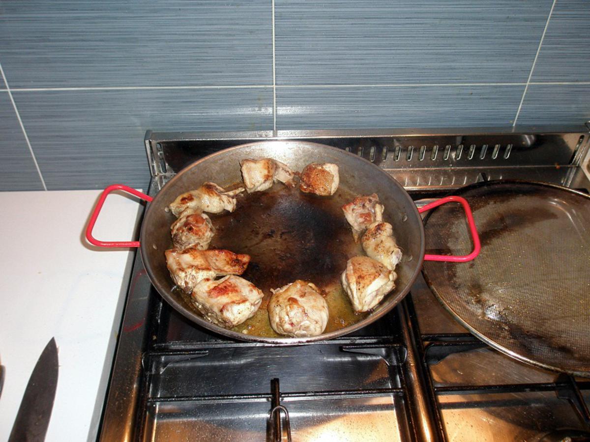• Pollo e coniglio pronti