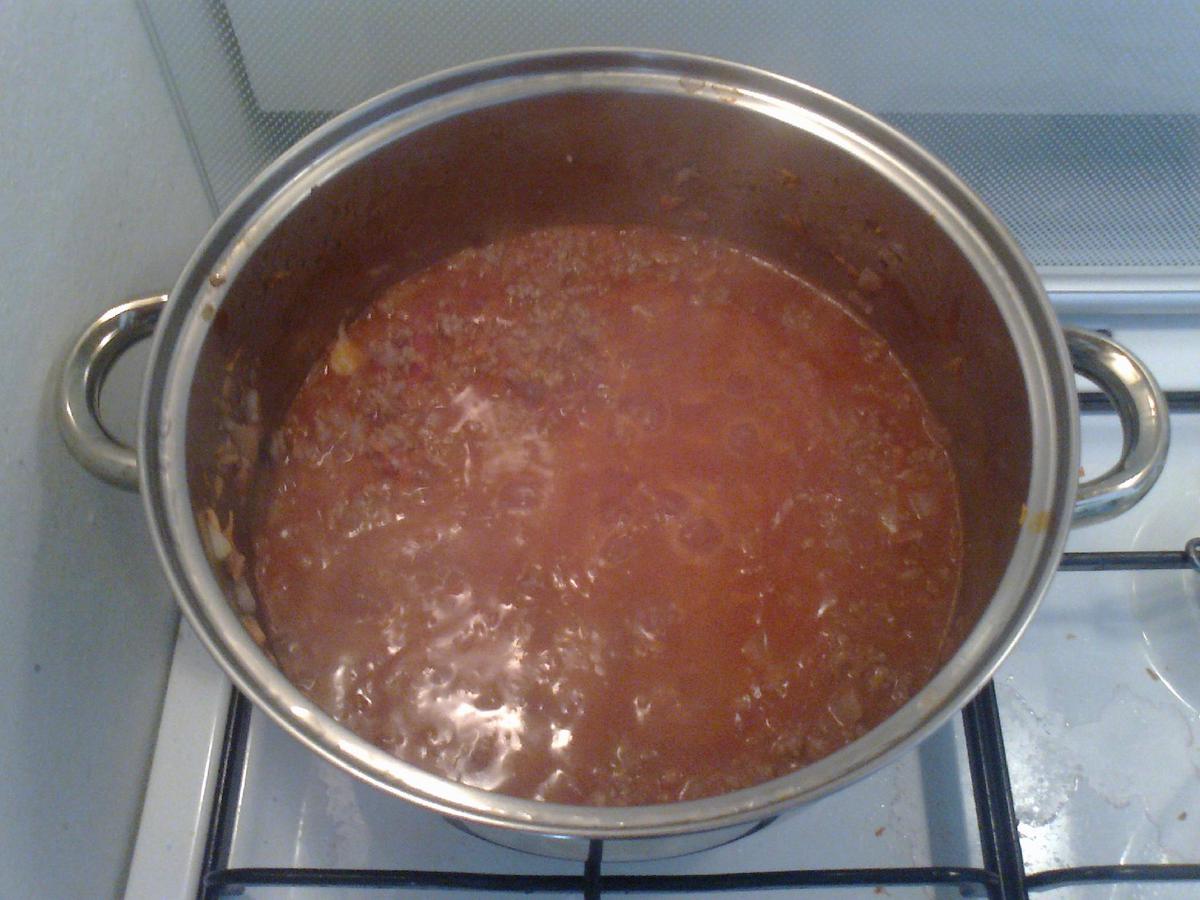 • Ragù con i pelati schiacciati e sugosi