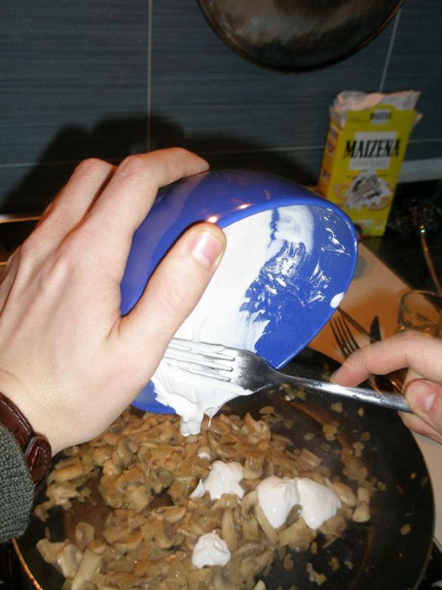 • Aggiunta della salsa di panna-maizena