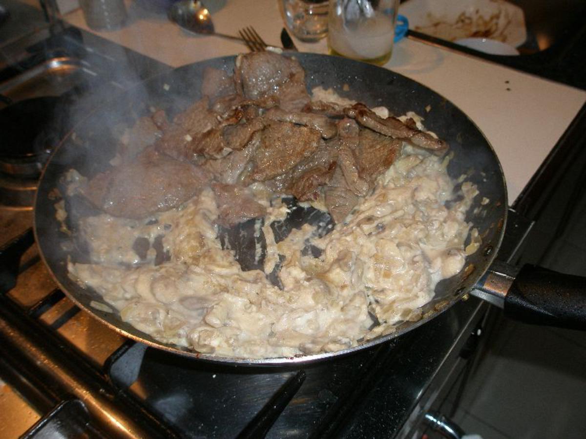 • Rimettiamo la carne al fuoco