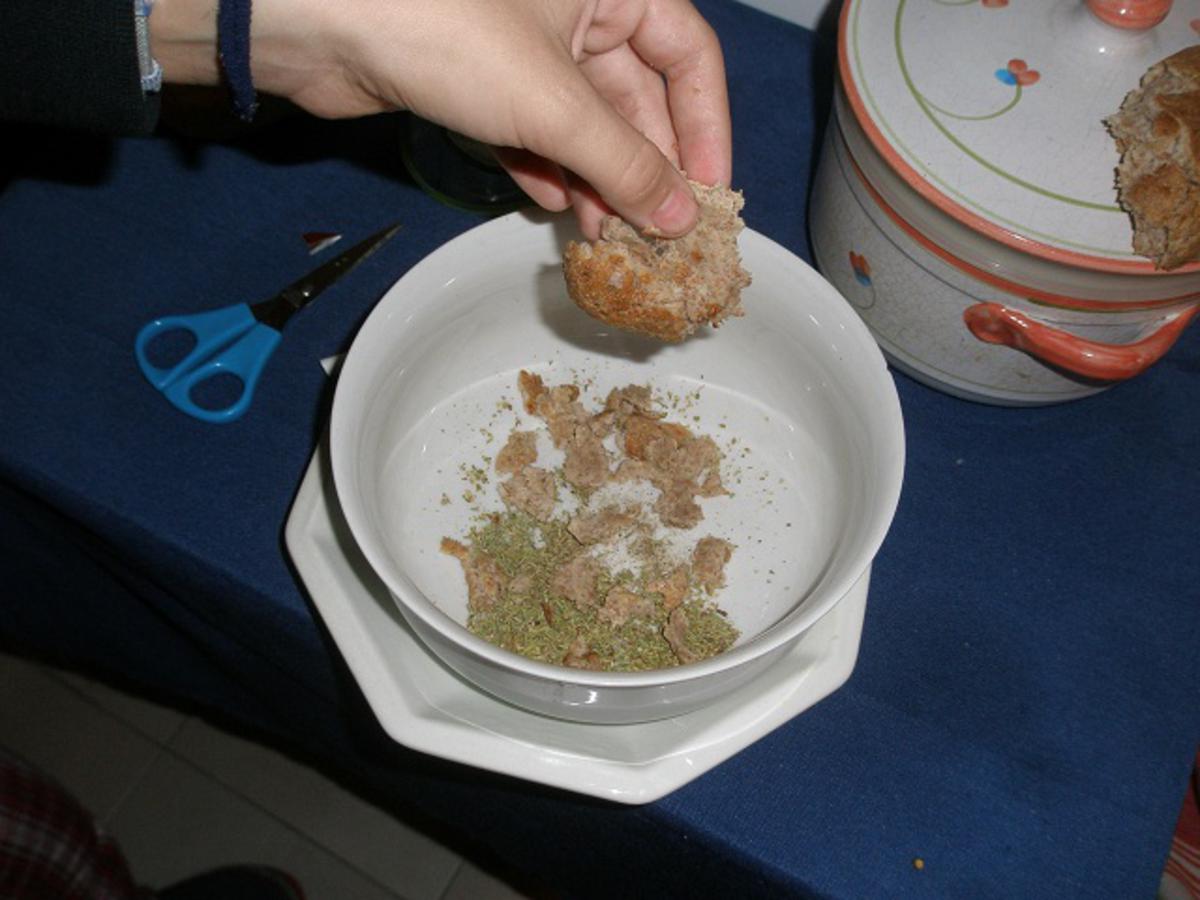 • Erbe e pane mollo